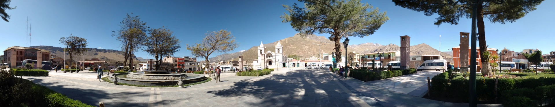 Plaza de Armas de Chivay, fotografía de la página anterior