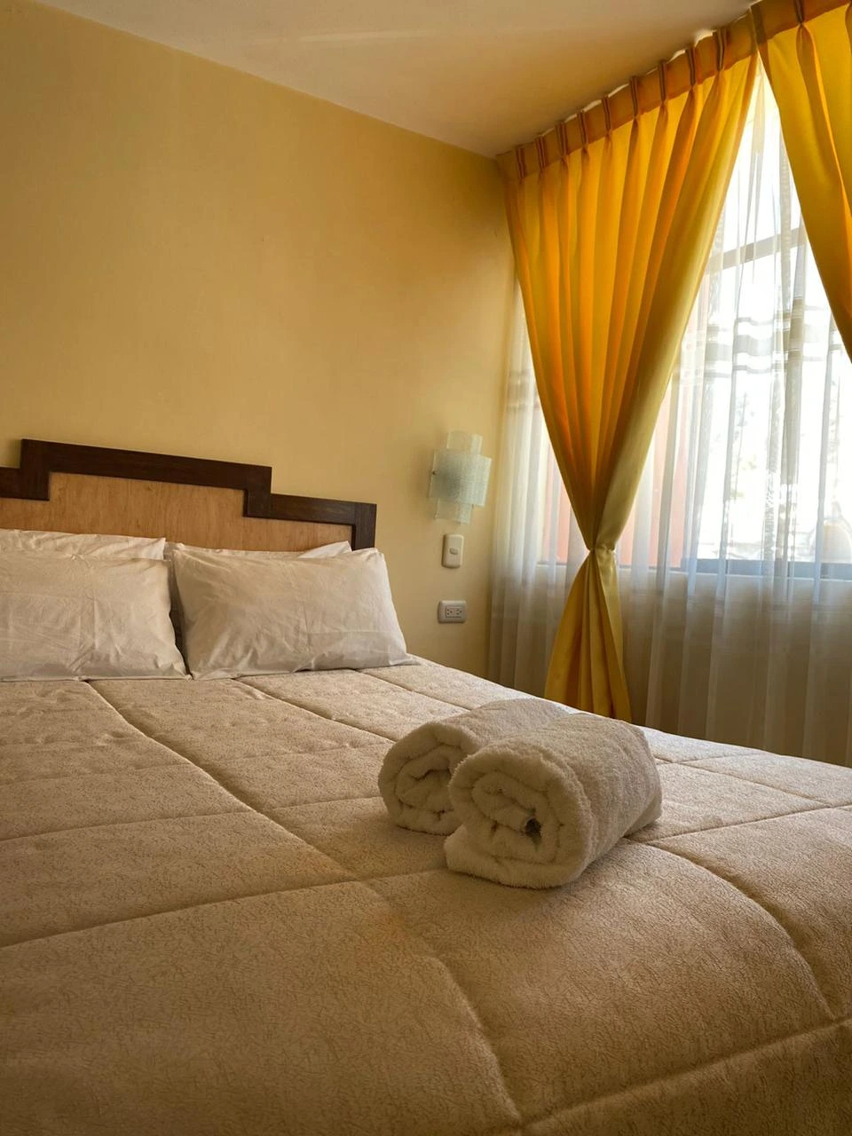 Hostal "Yaraví" — fotografía del establecimiento