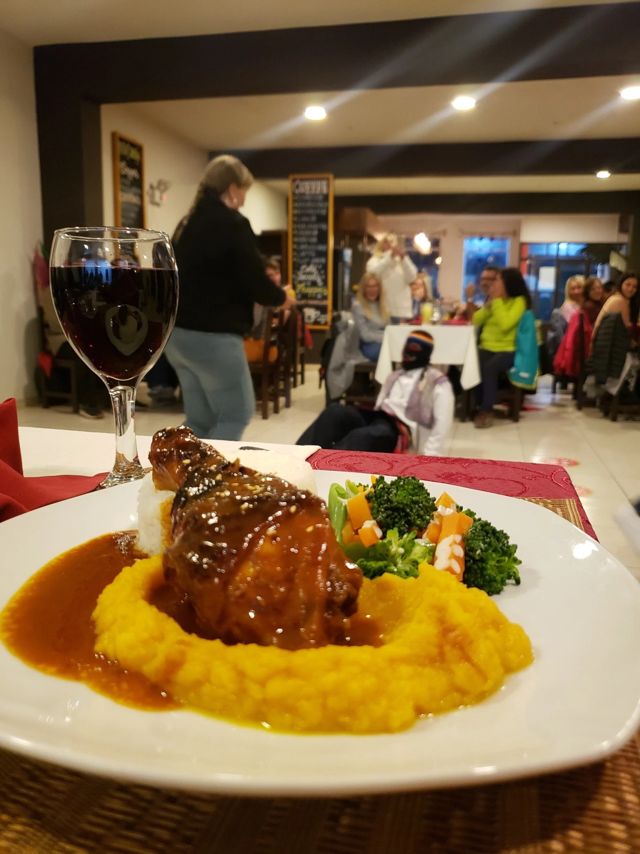 Restaurante "Las Quenas Peña Show" — fotografía del establecimiento