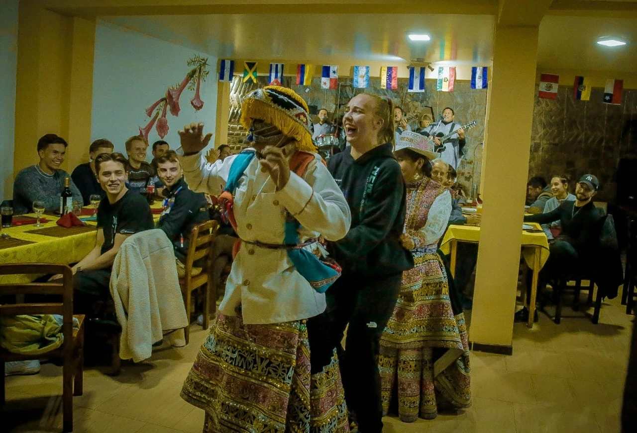 Restaurante "Las Quenas Peña Show"