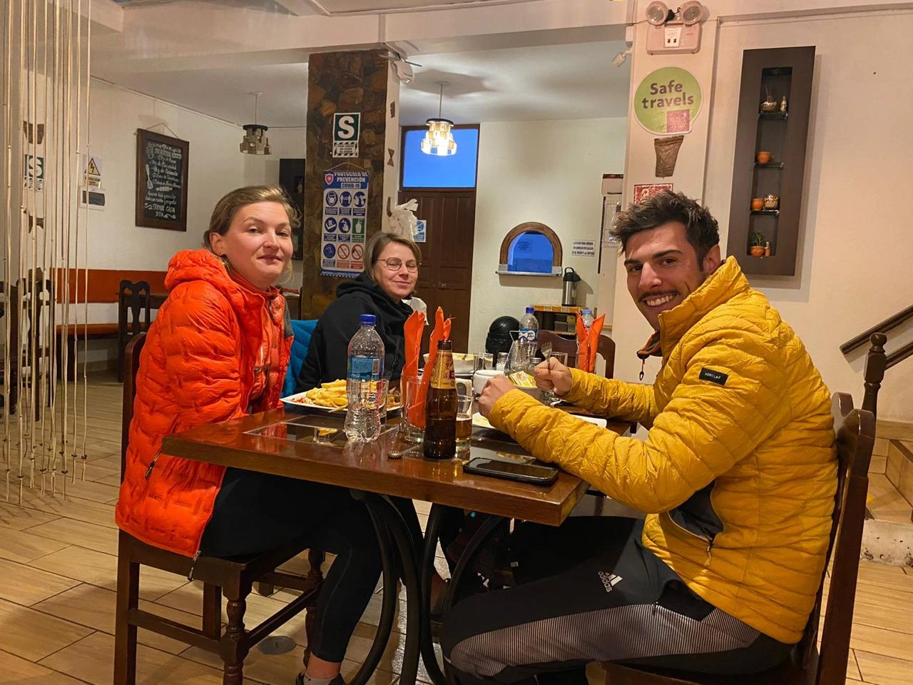 Restaurante "Yaravi" — fotografía del establecimiento