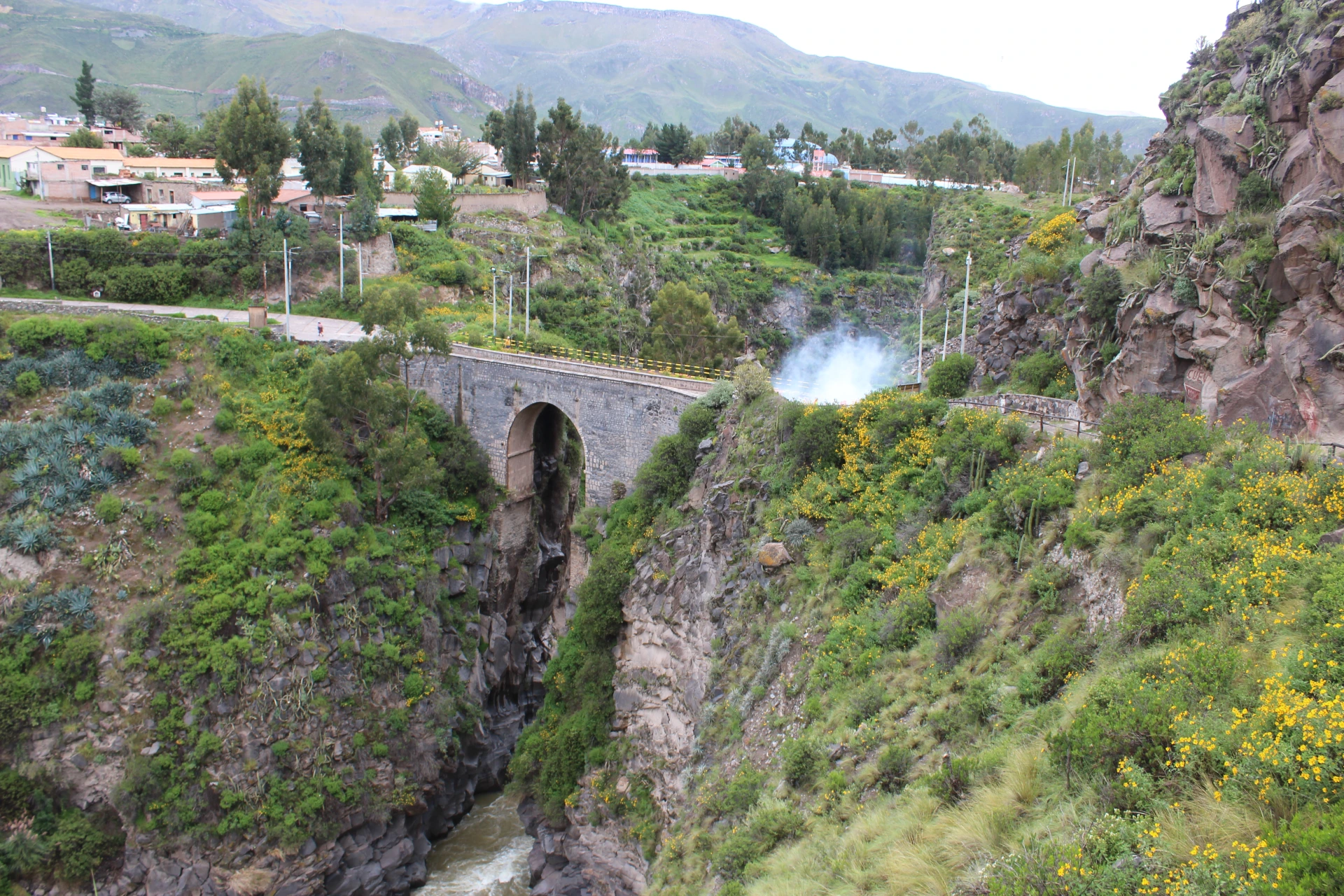 Puente Inca - Chivay